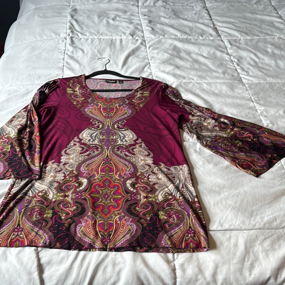 Zara Red and Brown Graphic 3/4 Sleeve Blouse